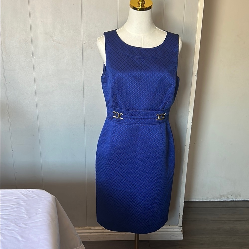Chic Royal Blue Sleeveless Midi Dress